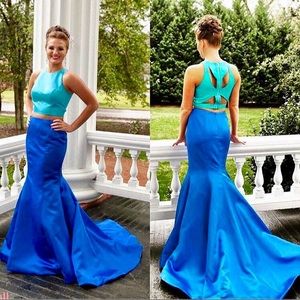 Sherri Hill no stains or tears