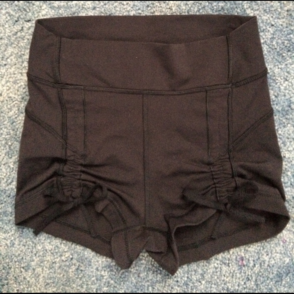 Lululemon black shorts size 4