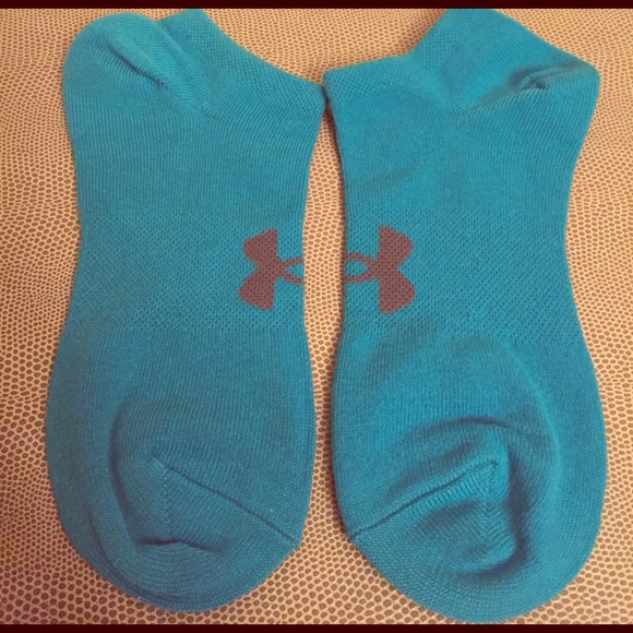 RESTOCKED! 1-6PK LEFT! Under Armour Socks, 6PK - Picture 7 of 8
