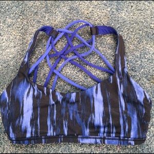 Lululemon free to be wild sports bra size 4