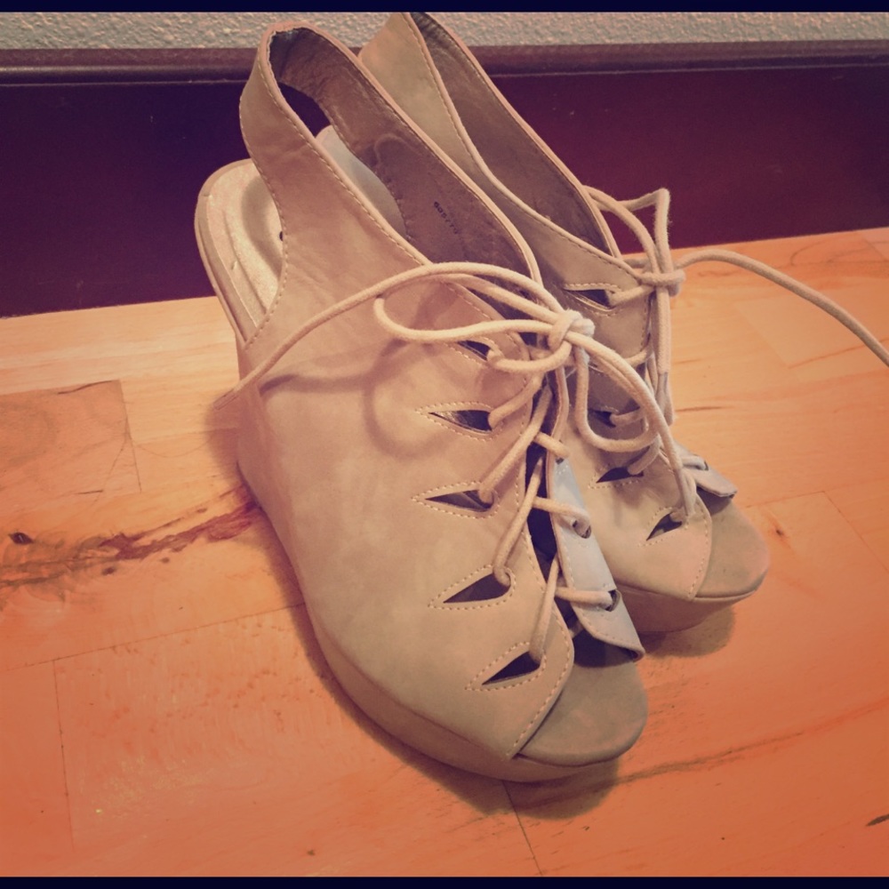 Nude Tie Wedges