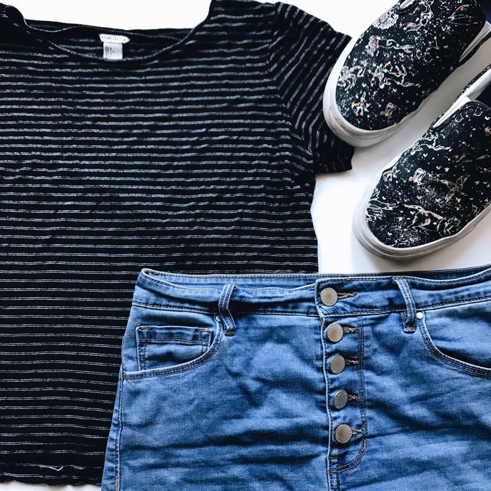 •forever 21• tshirt/croptop