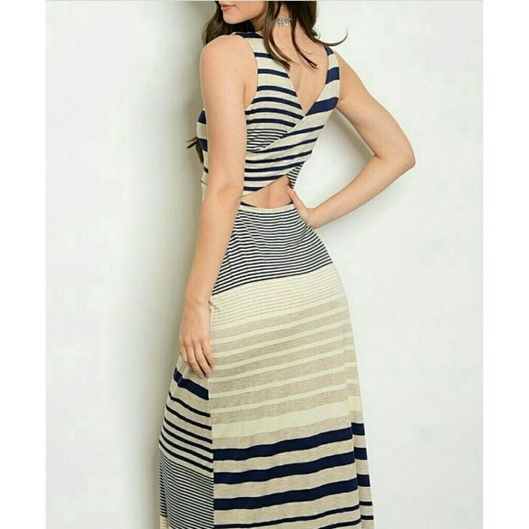 Gilli Dresses & Skirts - 🎇Final Sale🎇 Navy and Tan Striped Maxi Dress