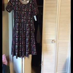 LuLaRoe Amelia size medium new with Tags.