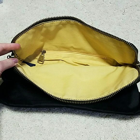 Foldover Gap Black sequin clutch - Picture 3 of 3