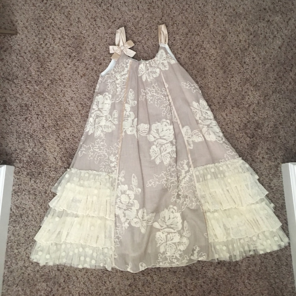 Isabella and Chloe dresss