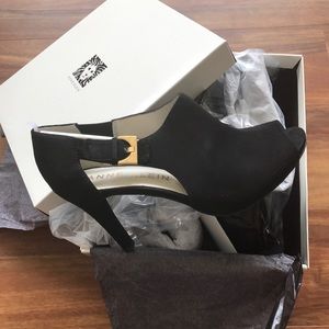 NWT!! Anne Klein Olita Dress Heel in Black Suede