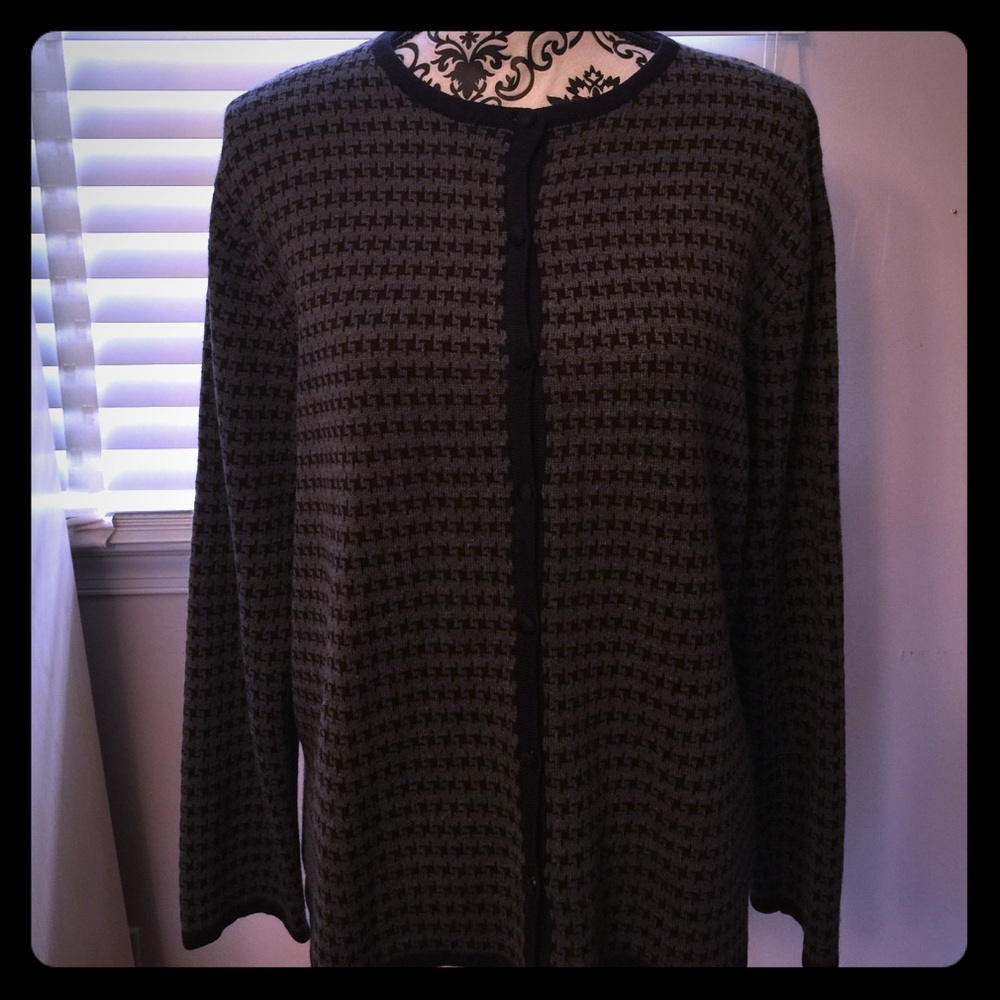 👜👜SAG HARBOR Gorgeous houndstooth cardigan 👜👜