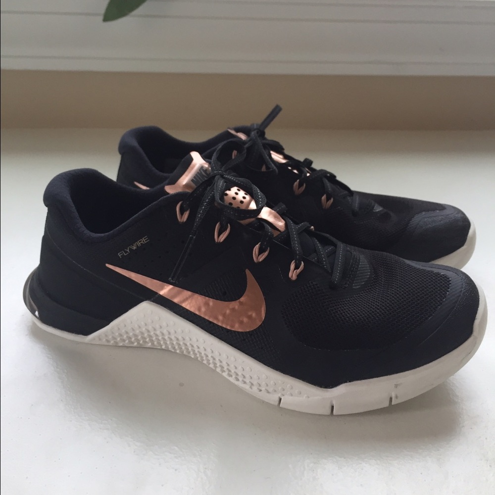 Women's Size 7 Nike Metcon 2 Rose Gold