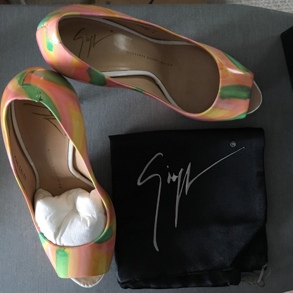 Giuseppe Zanotti Stiletto Pumps in floral design