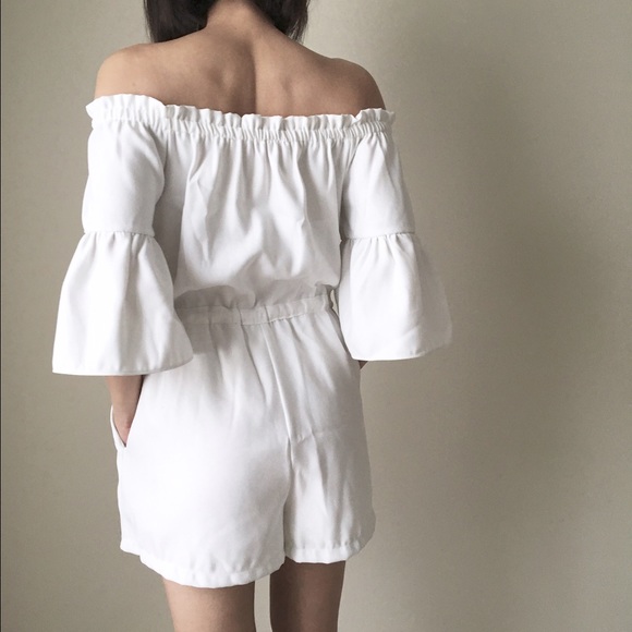 White out high quality off shoulder romper. SALE - Picture 5 of 5