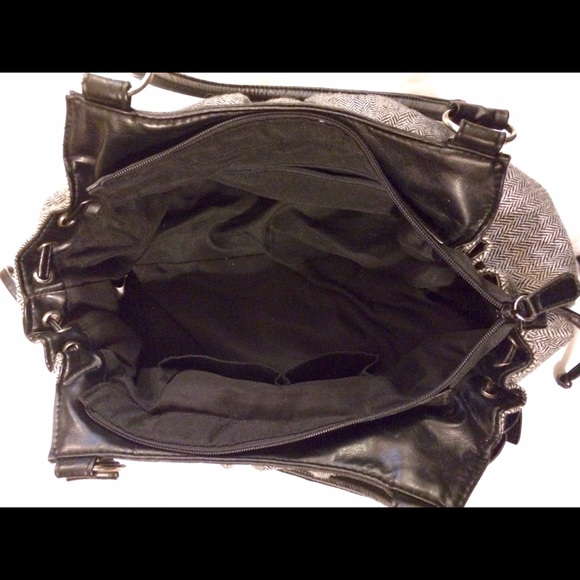 🏵 Terrific Young Lady's Purse 🏵 - Picture 4 of 5