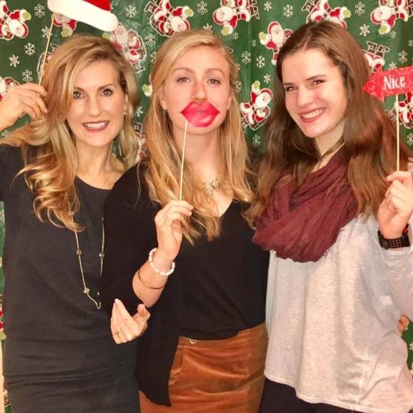 Meet your Posher, Elysse - Picture 1 of 1