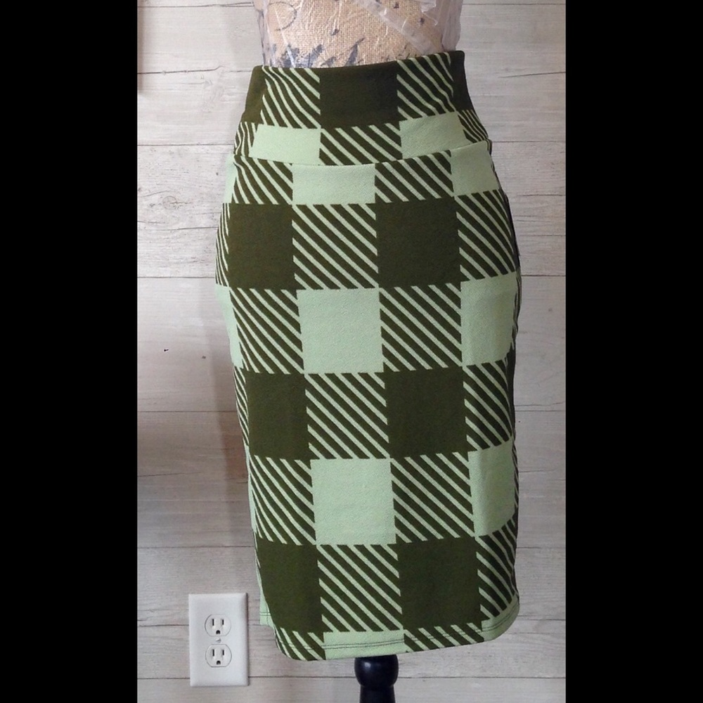 NWT LuLaRoe Cassie Small