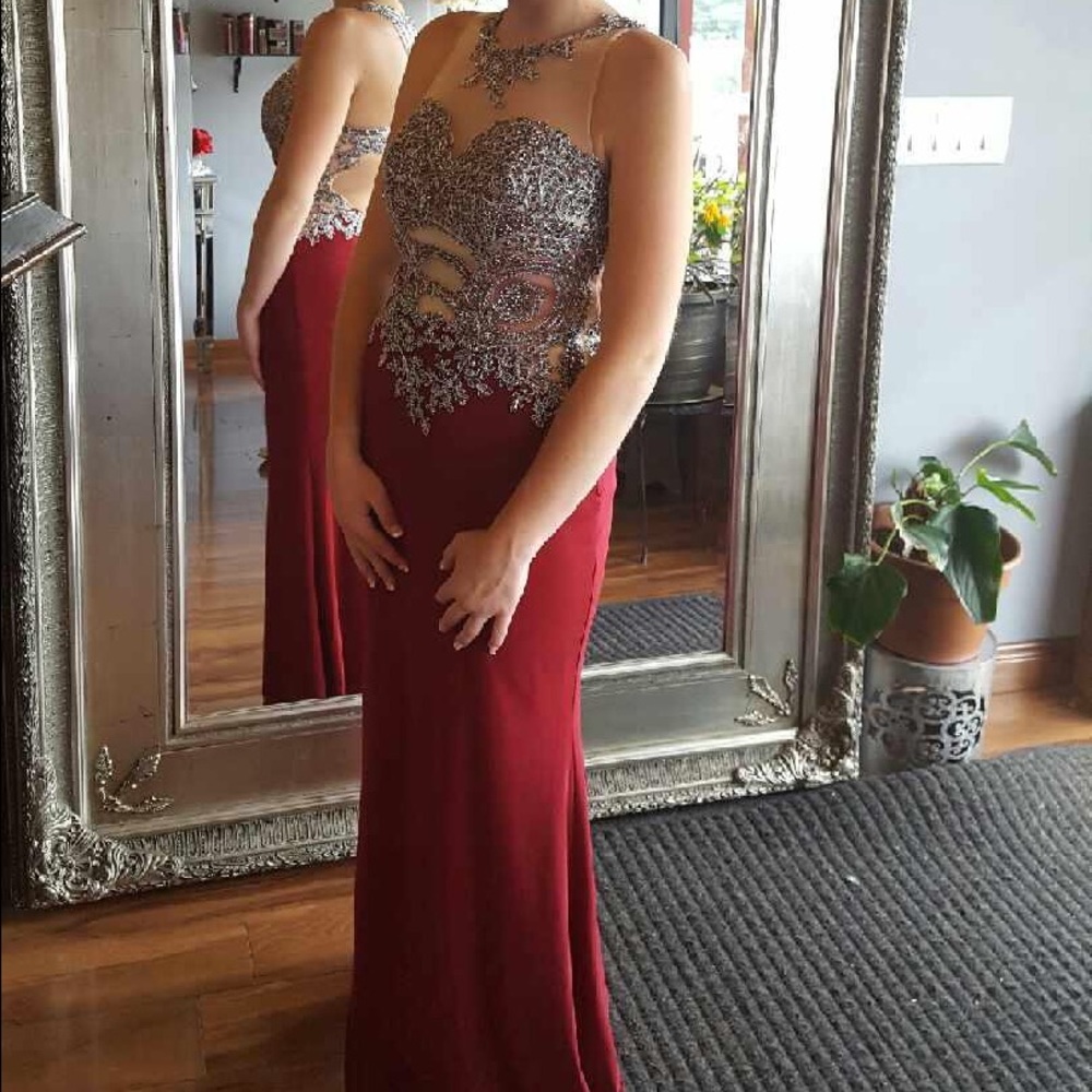 Red Prom dress