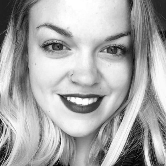 Meet your Posher, Lily - Picture 2 of 5