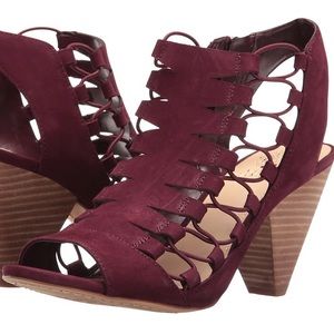 NWT - Vince Camuto Eliaz Gladiator Heel in Plum
