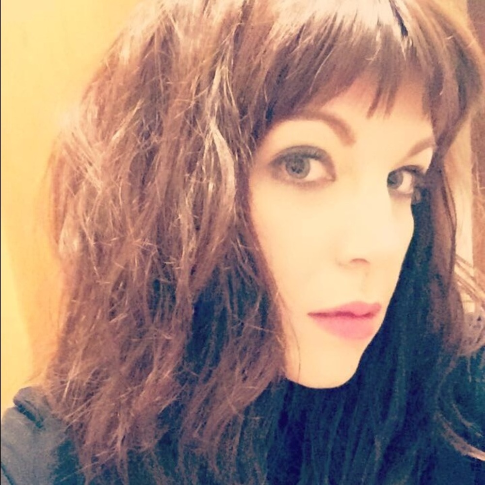 Meet your Posher, Mia