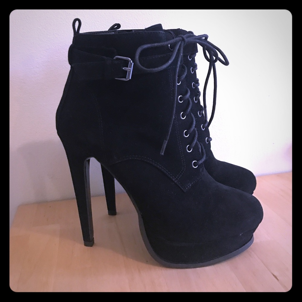 BNWT Sexy High Heel Aldo Ankle Booties