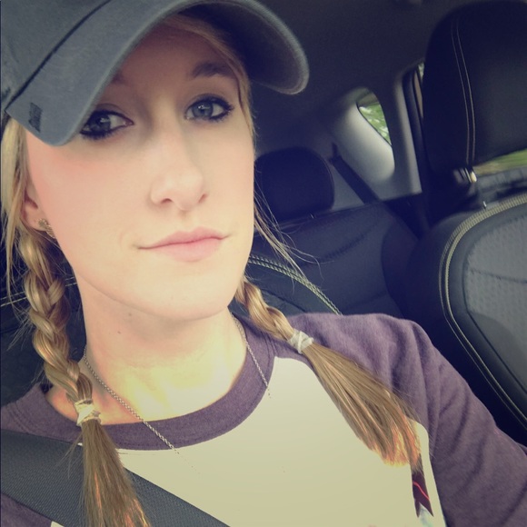 Meet your Posher, Kaitlyn - Picture 1 of 3