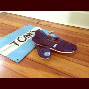 Navy Crochet TOMs