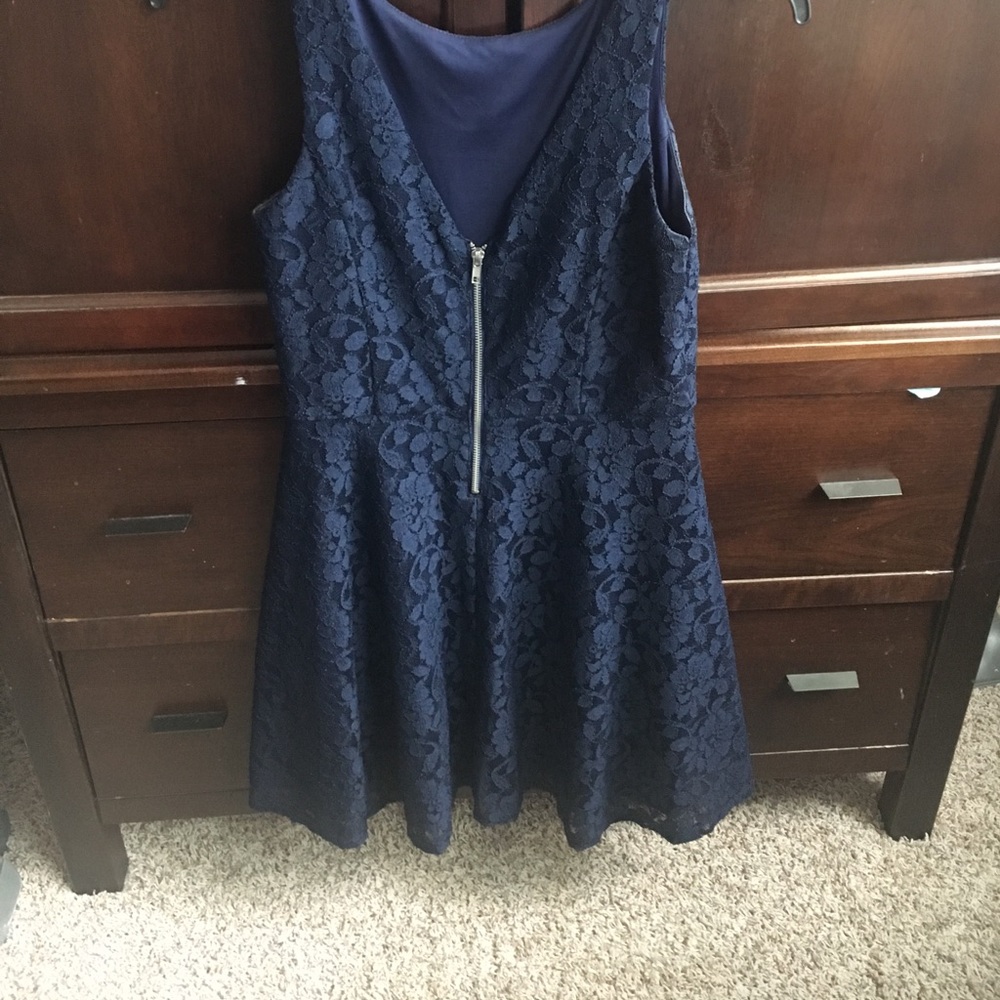 All lace navy dress - Picture 2 of 2