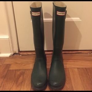 Hunter green Hunter rain boots size 9