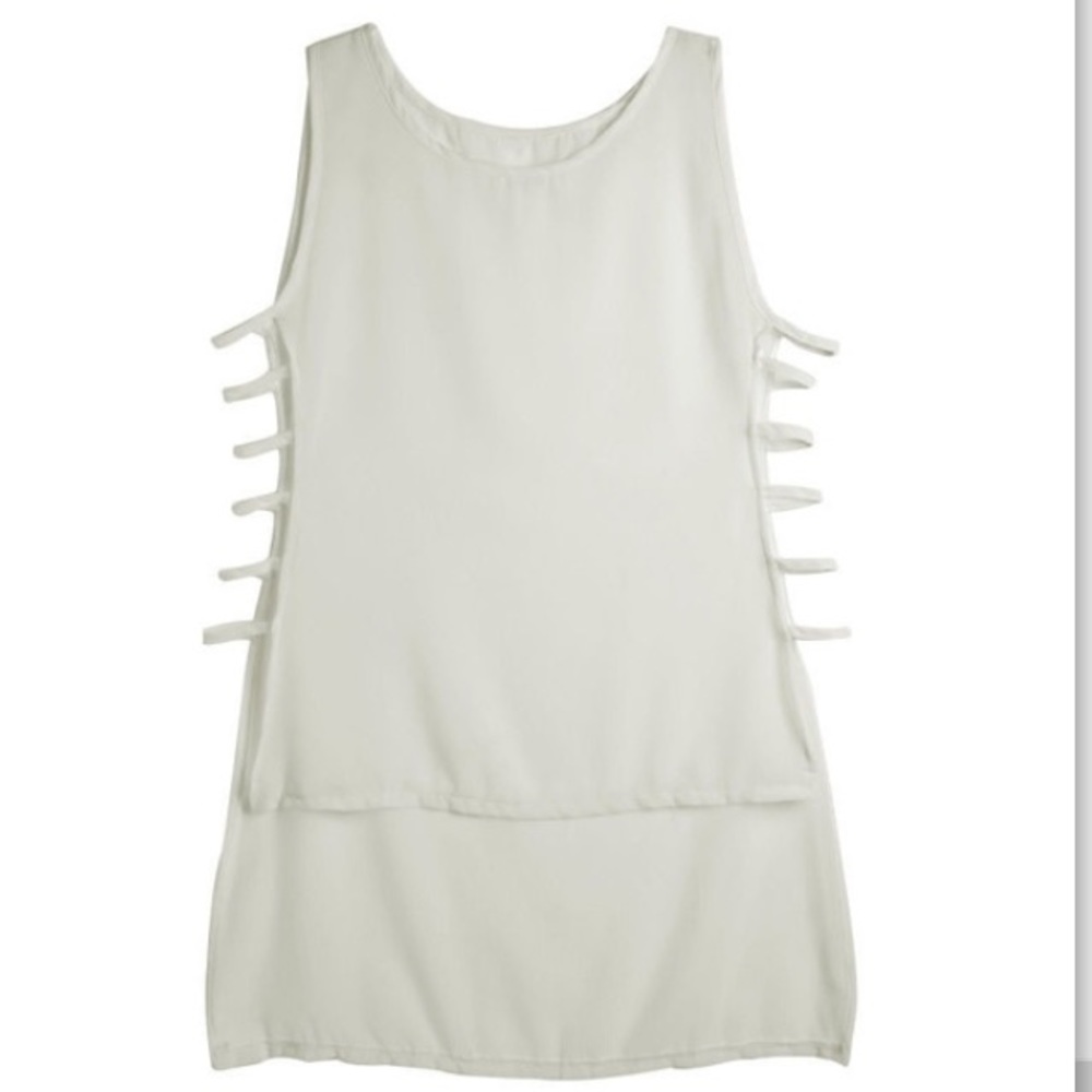 Chiffon High-Low Cut-Out Tank Top - Picture 6 of 7