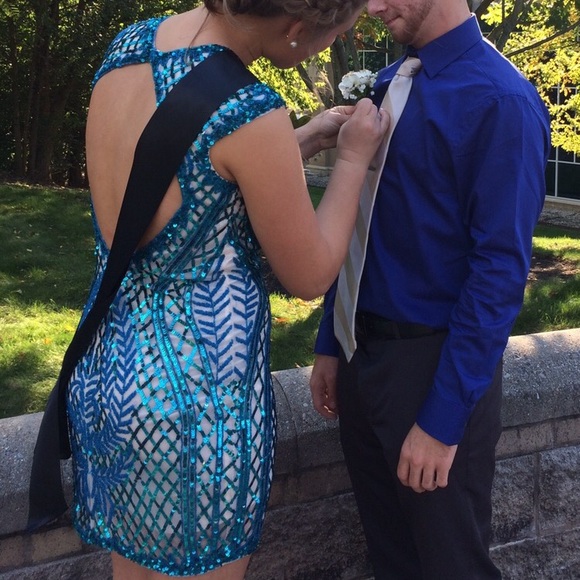 Short Formal Dress - Picture 5 of 7