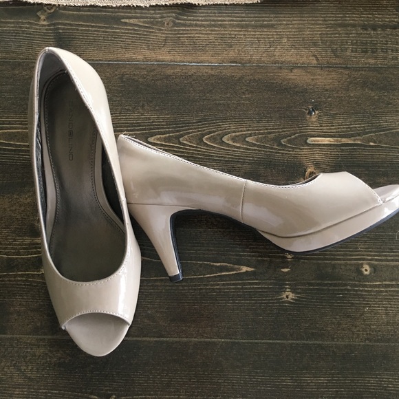 Bandolino Shoes - Nude 3" heels