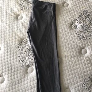 Under Armour compression capris