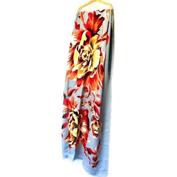 SOLD Burberry Peony Rose Print Scarf - Picture 7 of 8