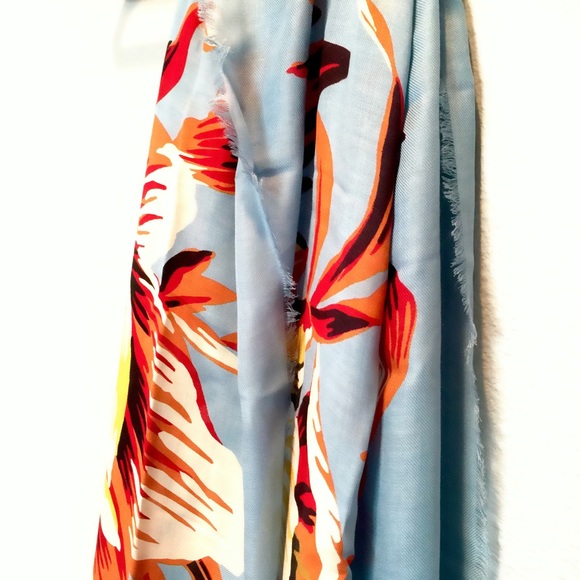 SOLD Burberry Peony Rose Print Scarf - Picture 6 of 8