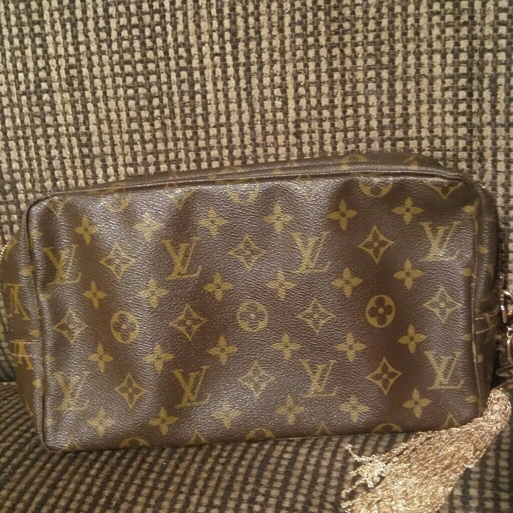 Louis vuitton trousse 28