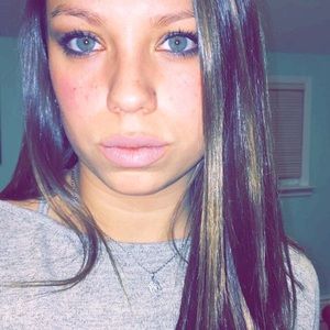 Meet your Posher, Elayna