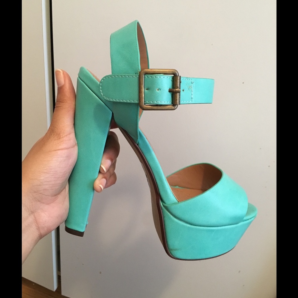 Turquoise Pump
