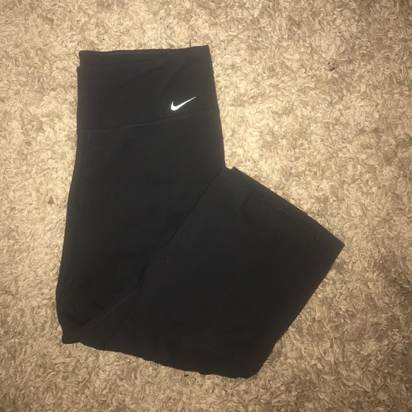 Nike Pants - Nike Dryfit Crop medium