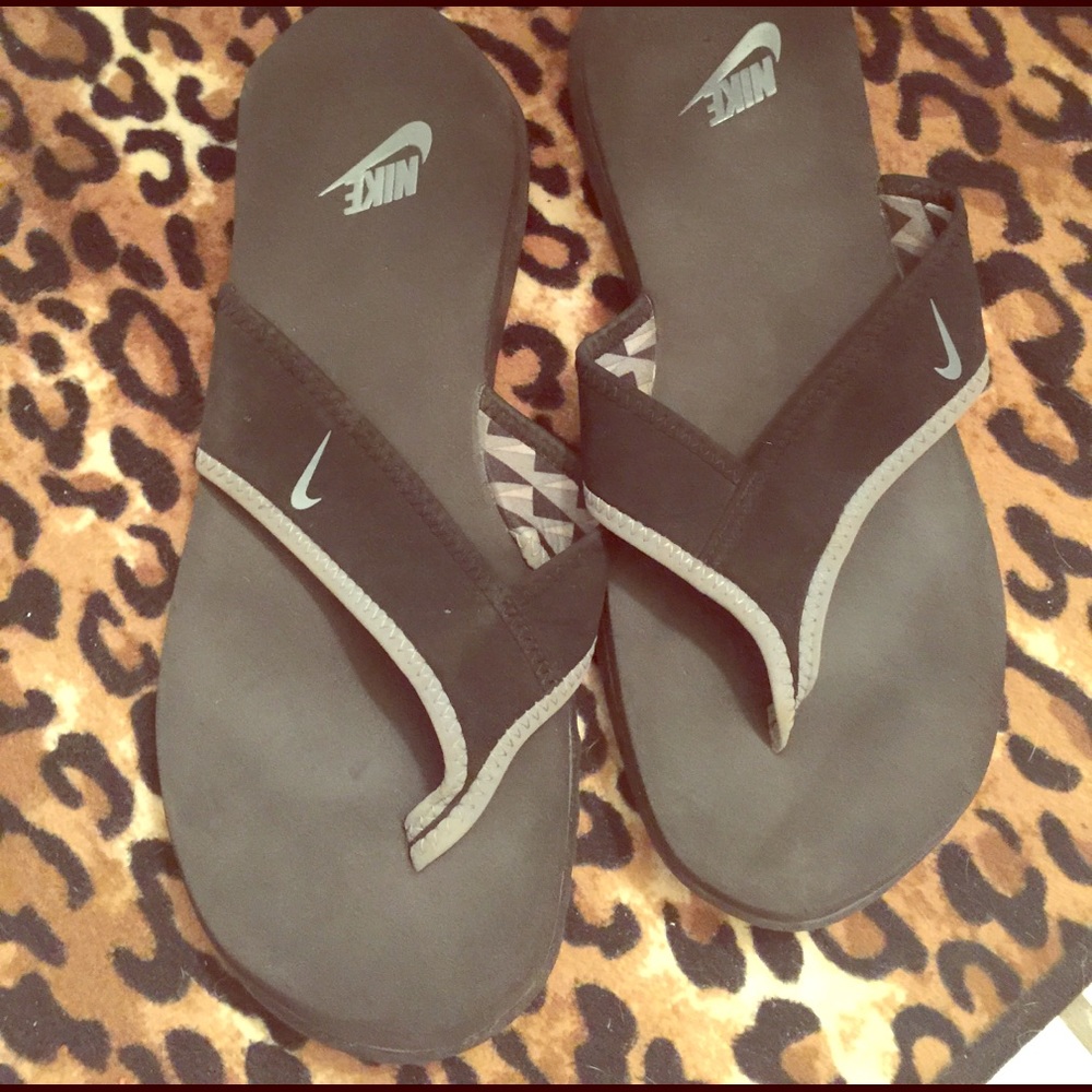 Nike flip flops