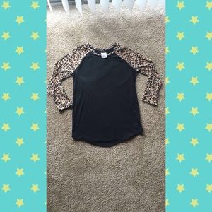 SOLD ON ♍️‼️ PINK SHIRT