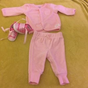 Pink infant 2 piece and shoes