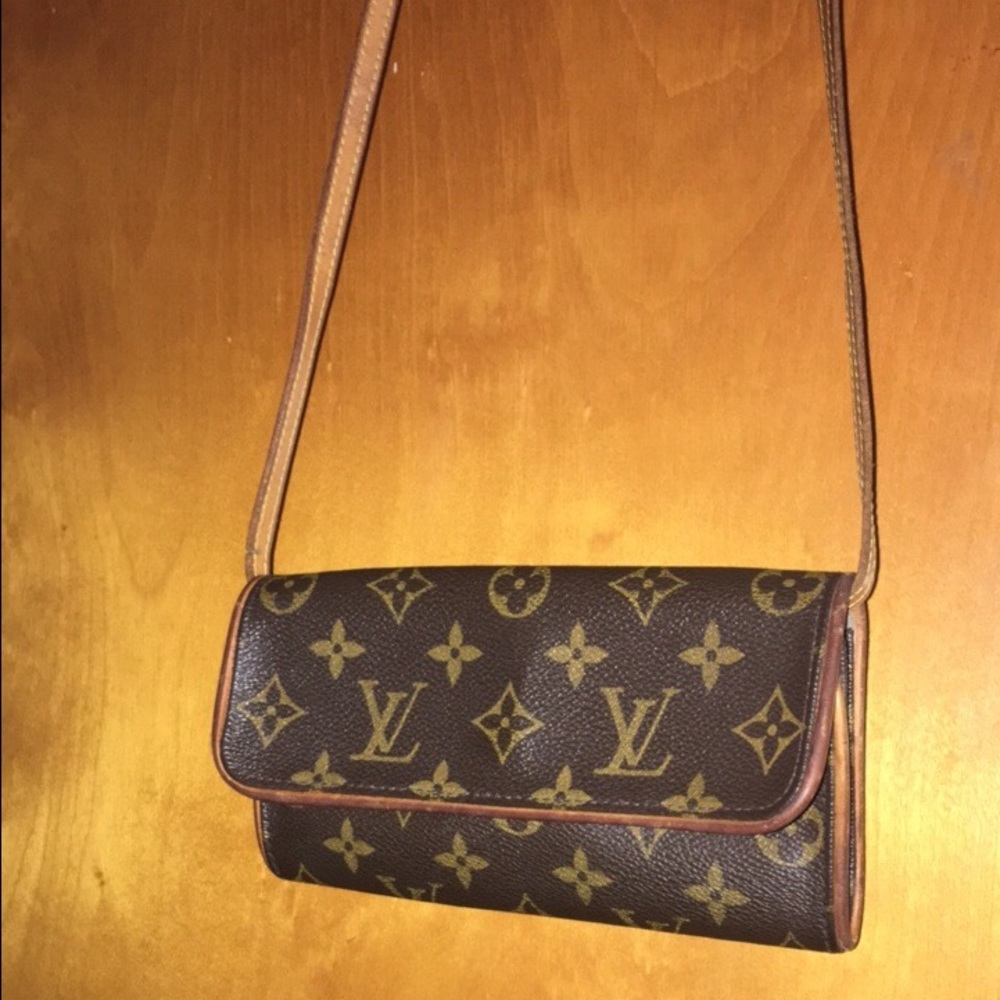 Louis Vuitton Monogram Twin Pochette GM