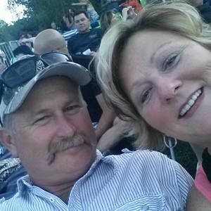 Meet your Posher, Lora