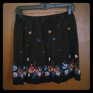 NEVER WORN Flowy Skirt SIZE M