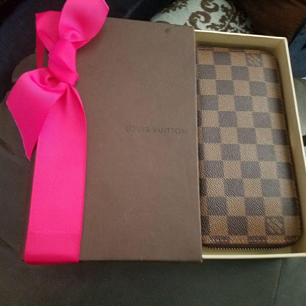 Louis vuitton woman wallet