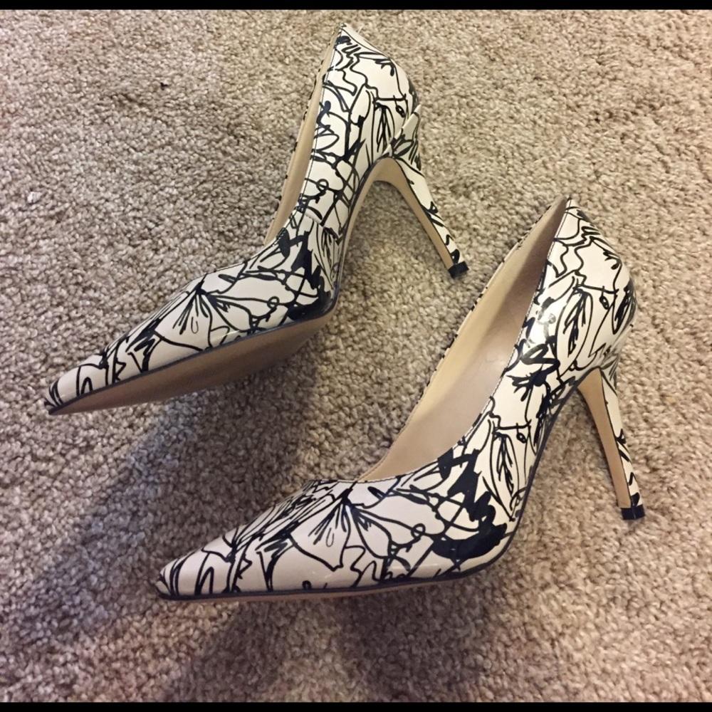 Patterned heels - Picture 2 of 4