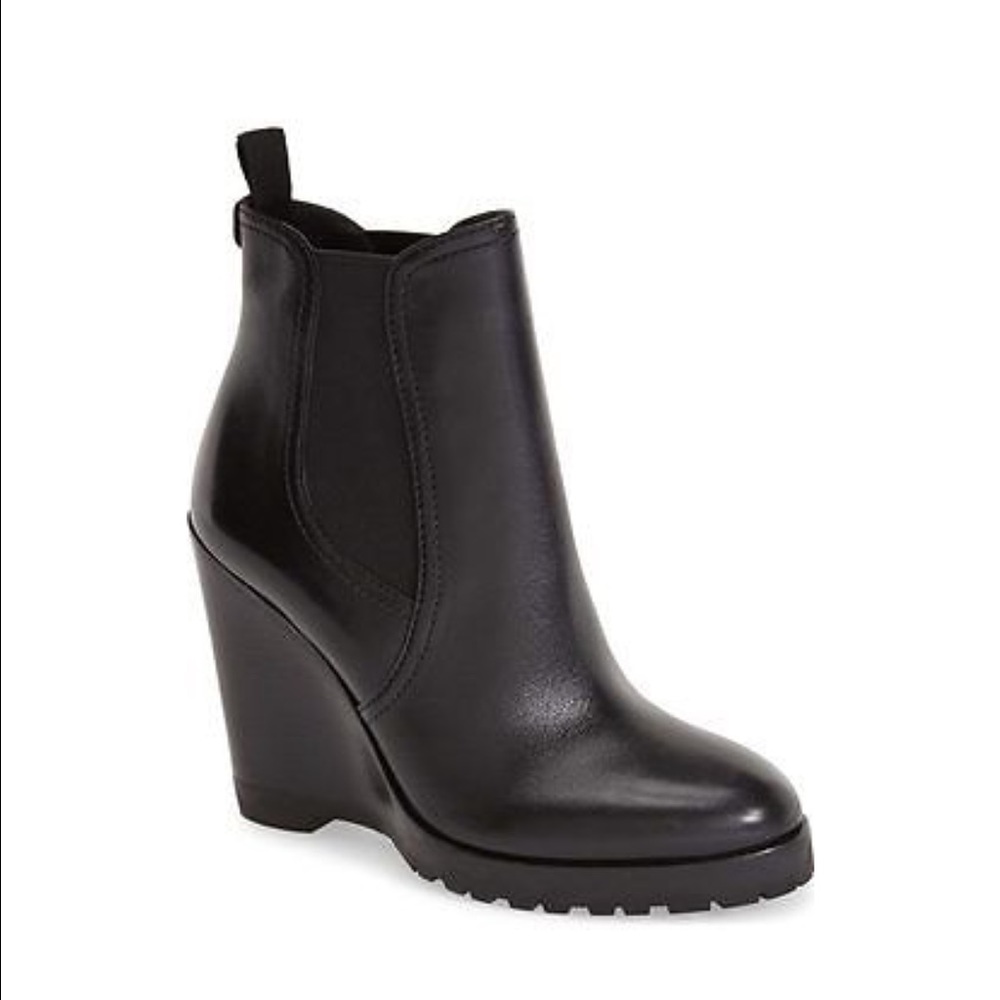 Michael kors Thea wedge boot!