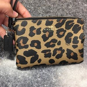 💐Spring Cleaning Sale💐📲💳💵Coach Wristlet