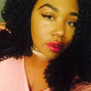 Meet your Posher, Alisa