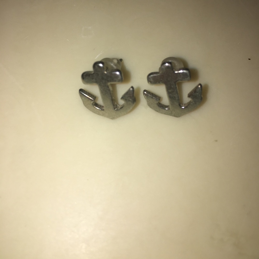 Anchor earrings