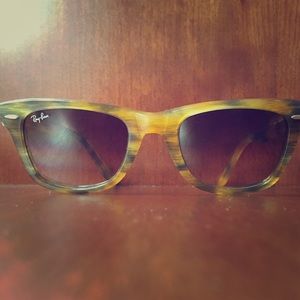 Ray Ban wayfarers